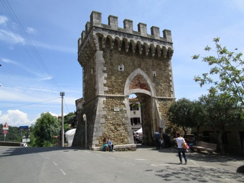 Pereta, porta di ingresso al borgo